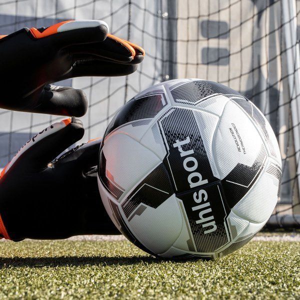 Trainings- und Spielbälle für Jugend- und Seniorenfußball